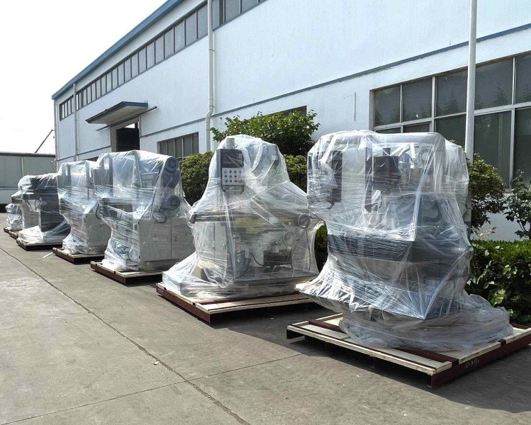 Universal milling machine